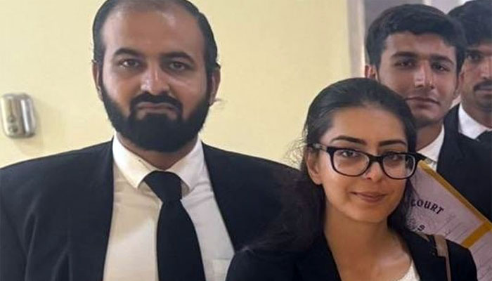 متنازعہ ٹویٹ کیس، عدالت نے ایمان مزاری اور ہادی علی چٹھہ کی 3 درخواستیں خارج کر دیں