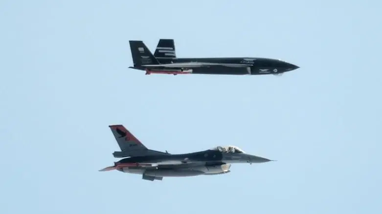 ترک ساختہ ’بغیر پائلٹ لڑاکا طیارہ‘ جسے فضائی جنگ کا ’گیم چینجر‘ قرار دیا جا رہا ہے