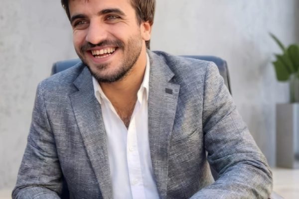 Pakistani Technology Entrepreneur Faisal Orakzai Publishes The Sovereign Stack on Amazon Kindle